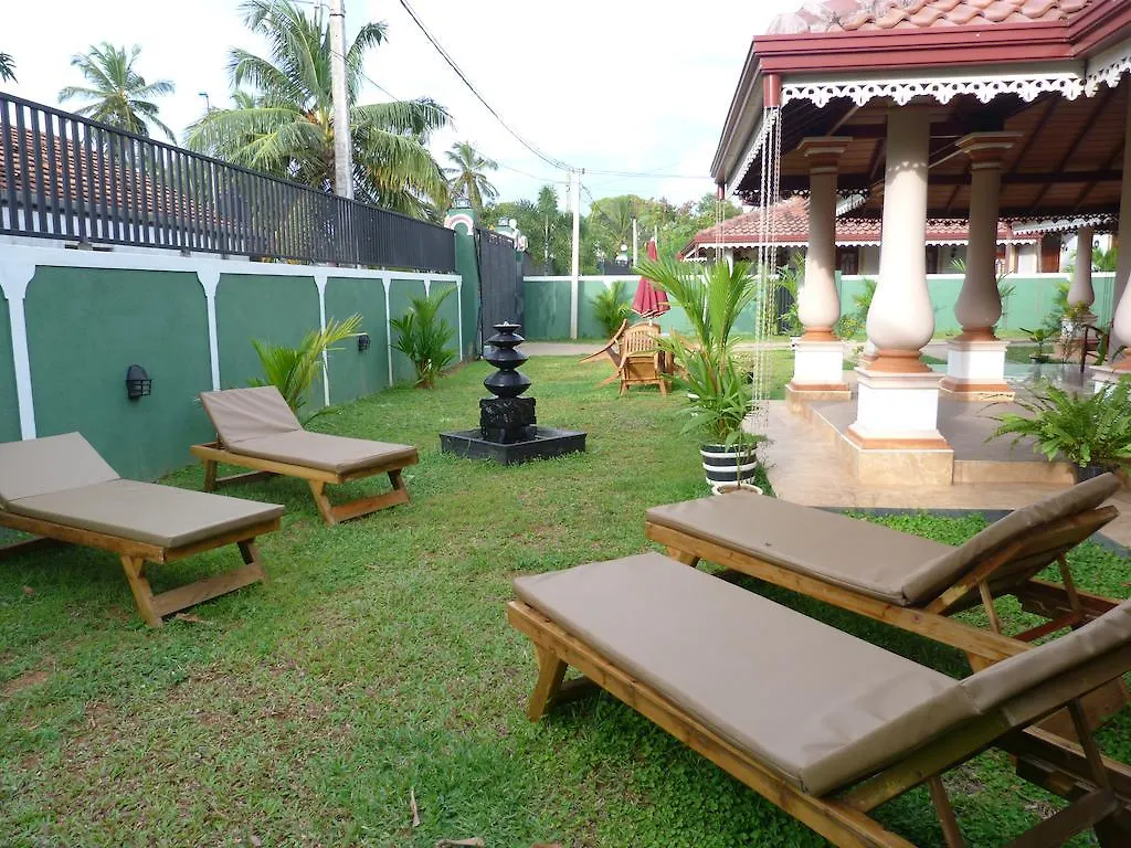 Fire Dragon Guest House Negombo 3*,  Sri Lanka