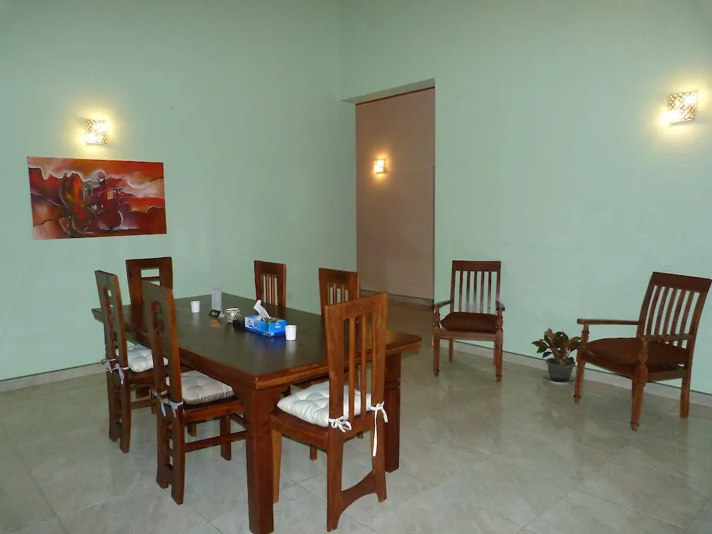 Fire Dragon Guest House Negombo