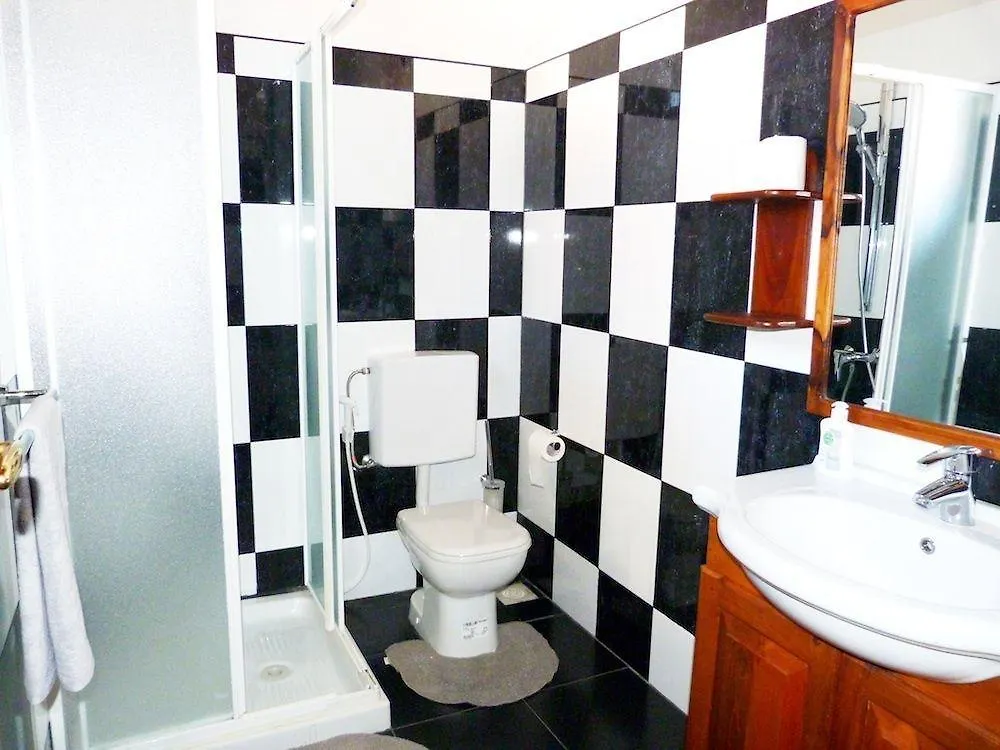 Fire Dragon Guest House Negombo